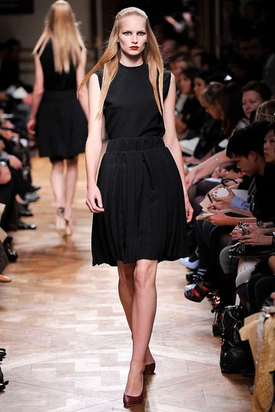 Look 8
